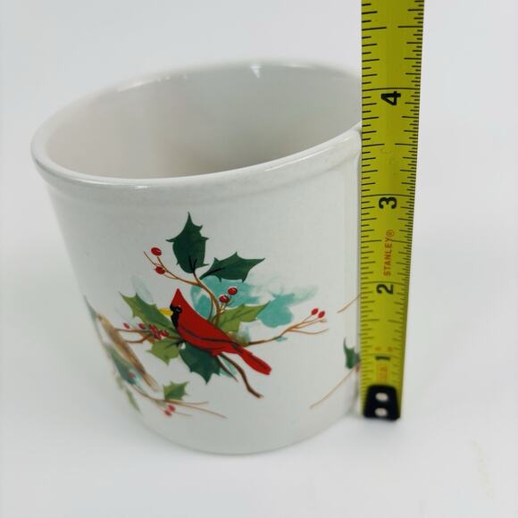Small lidless porcelain crock with cardinals and holly wrapped around crock - Picture 11 of 11